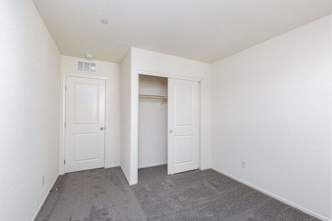 Building Photo - Stunning New-Build Townhouse in Growing 89139 Neighborhood