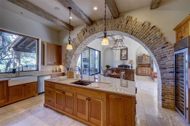 Building Photo - 418 Cattle Trail Dr