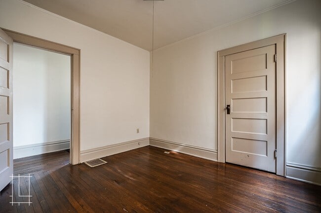 Building Photo - 35 Lundy St