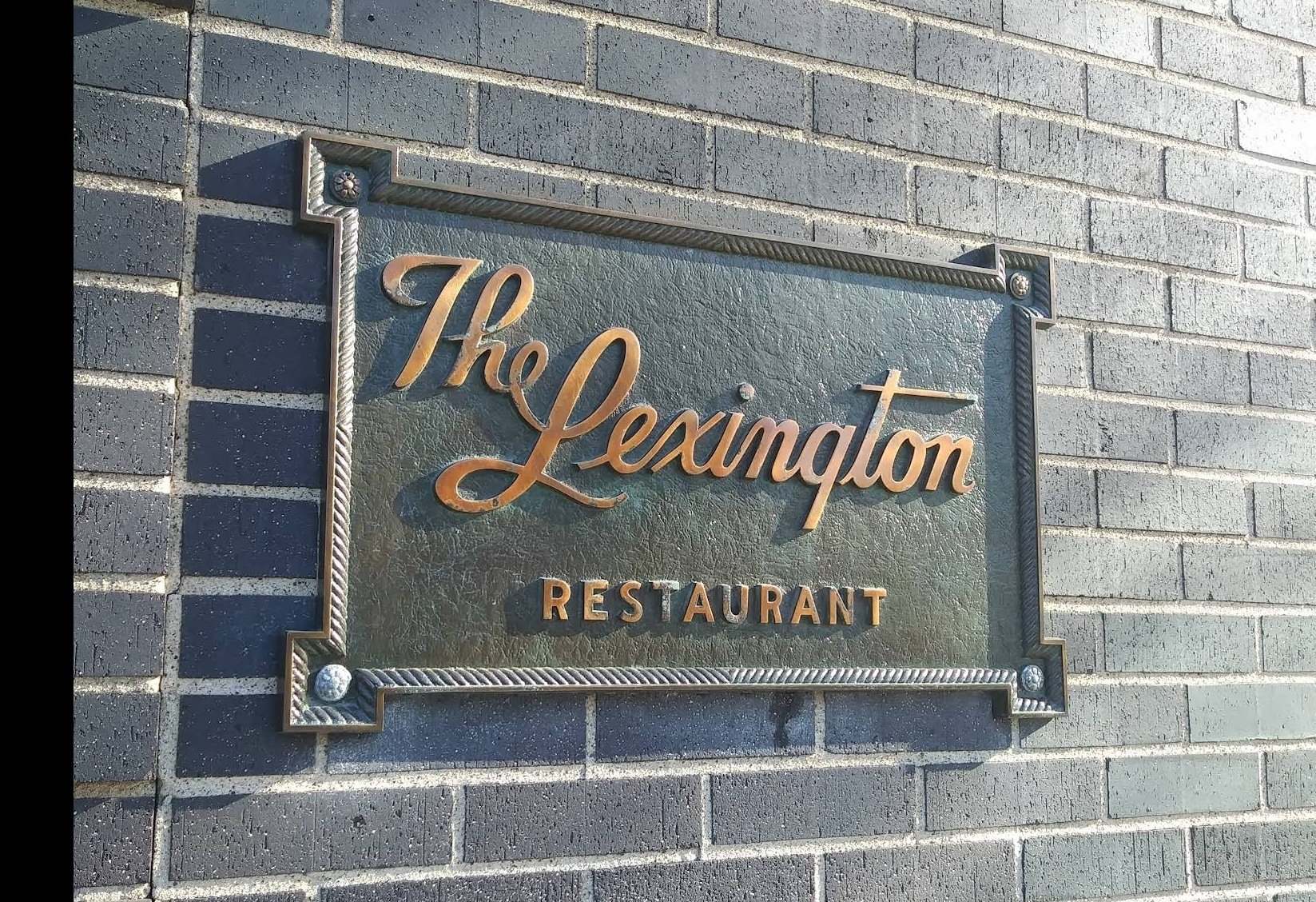 Fine dining available nearby. - 1317 Summit Ave