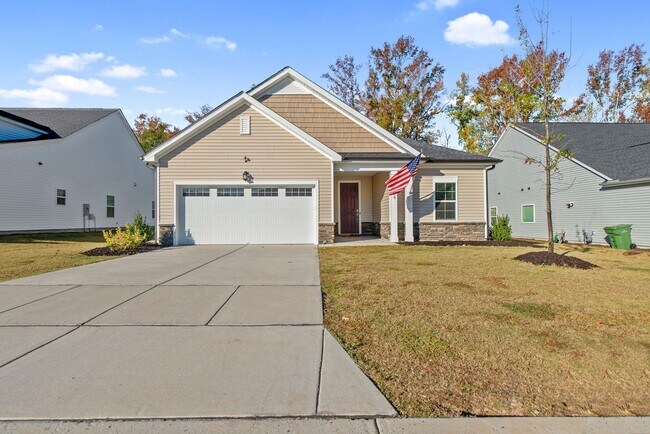 Building Photo - AVAILABLE in July Charming 3-Bedroom, 2-Bath Ranch-Style Home