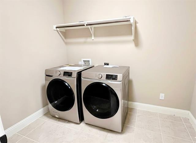 Building Photo - 1001 Summer Ln