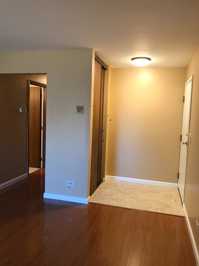 Building Photo - 7010 Newport Dr