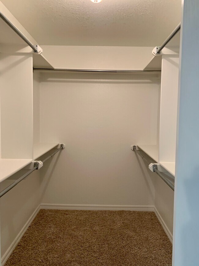 Building Photo - 3801 Tudor Cir