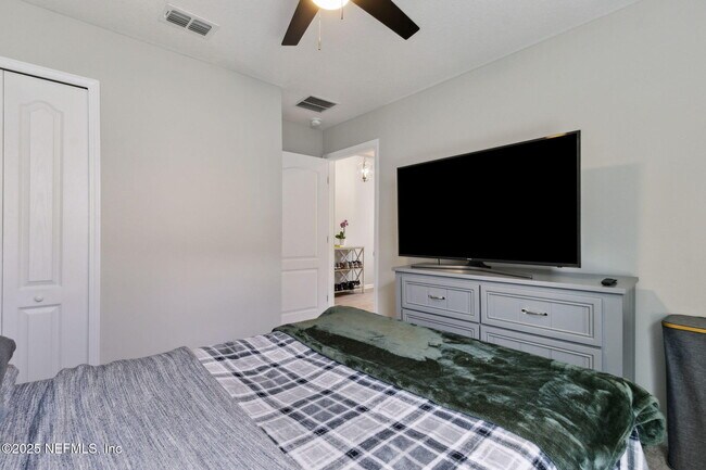 Building Photo - 66103 Edgewater Dr