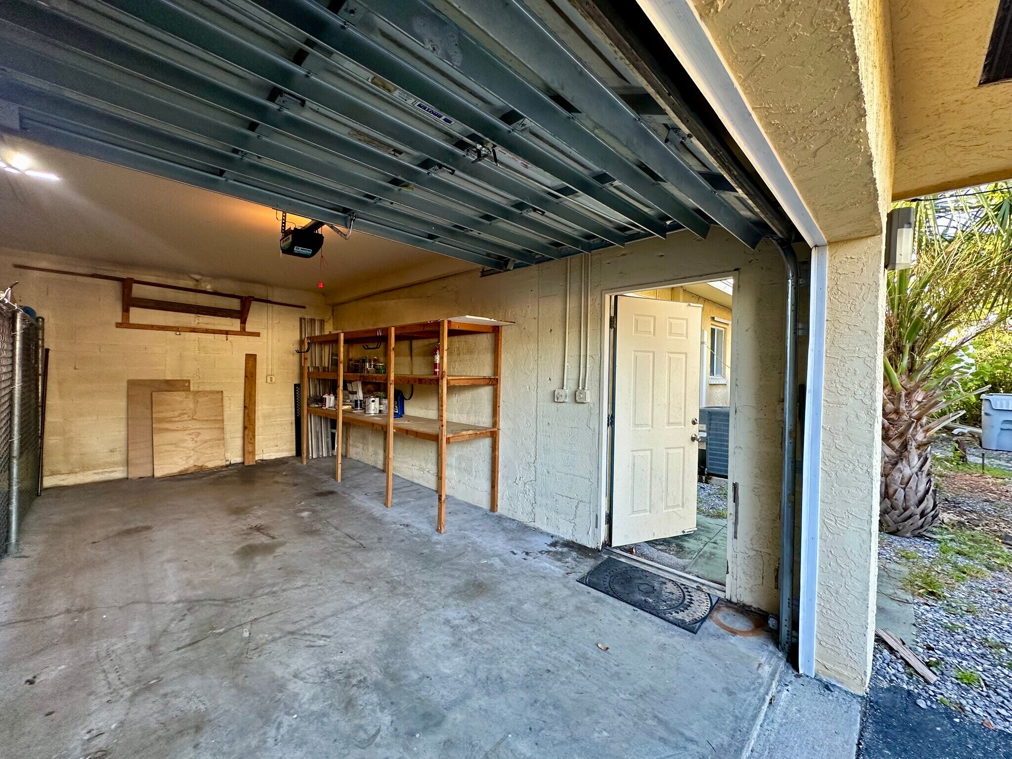 Building Photo - 435 NE 23rd Ave