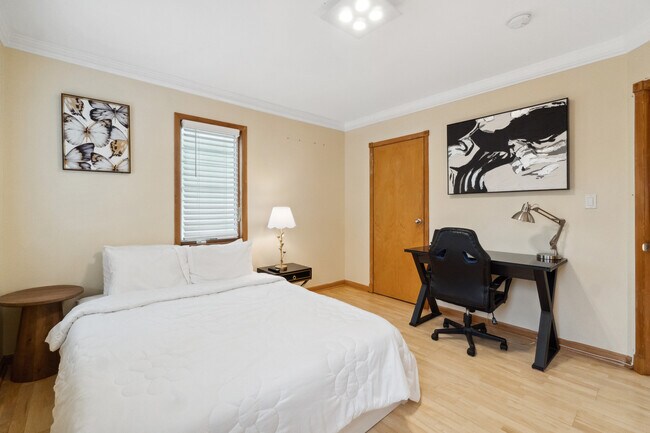 Building Photo - 40 Ella St