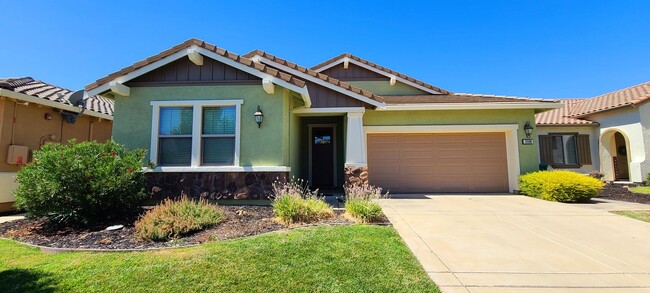 Primary Photo - Gorgeous Single-Story Single-Family Home i...