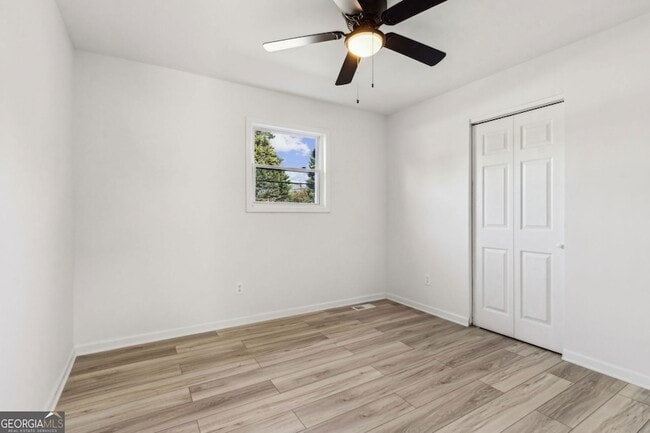 Building Photo - 597 Paper Mill Rd