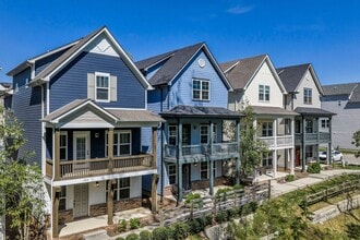 Building Photo - Modern Living in Bellevue
