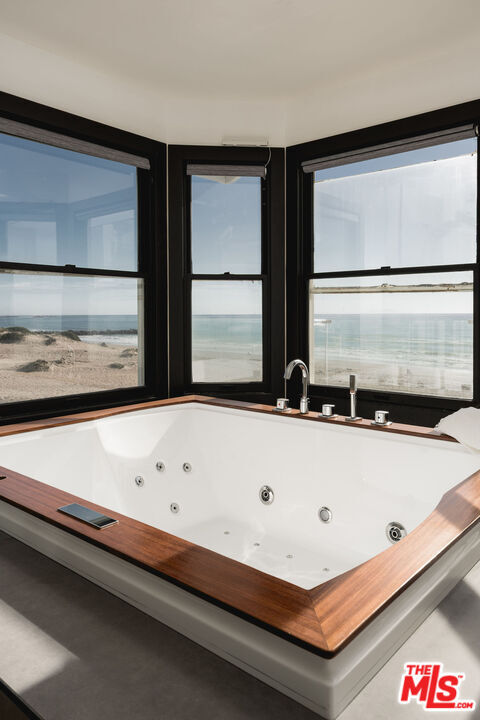 Building Photo - 1044 Waterbury Ln