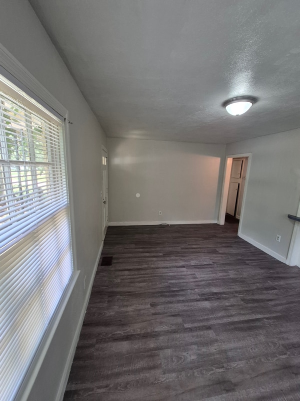 Building Photo - 3251 Meadow Ln
