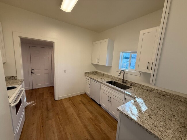 Building Photo - 3 Bed 1.5 Bath Pet Friendly Home in Monroe