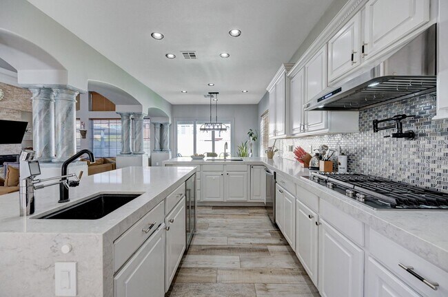 Building Photo - 9738 Bear Trap Ct
