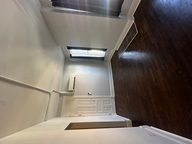 Building Photo - 1028 S State St