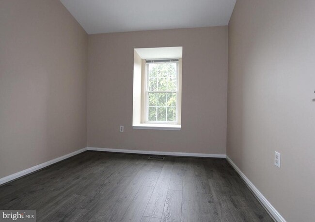 Building Photo - 203 Autumn Flower Ln