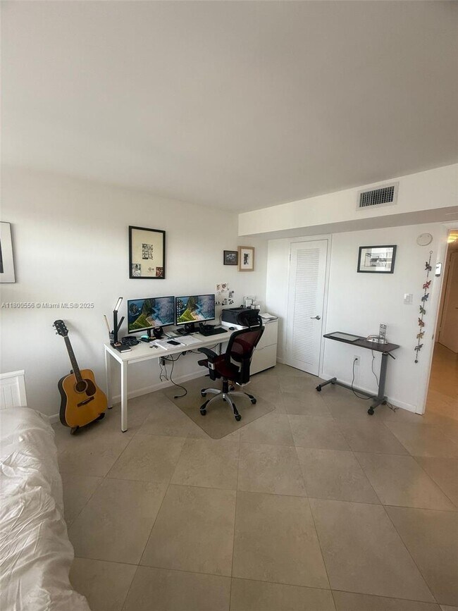 Building Photo - 18021 Biscayne Blvd