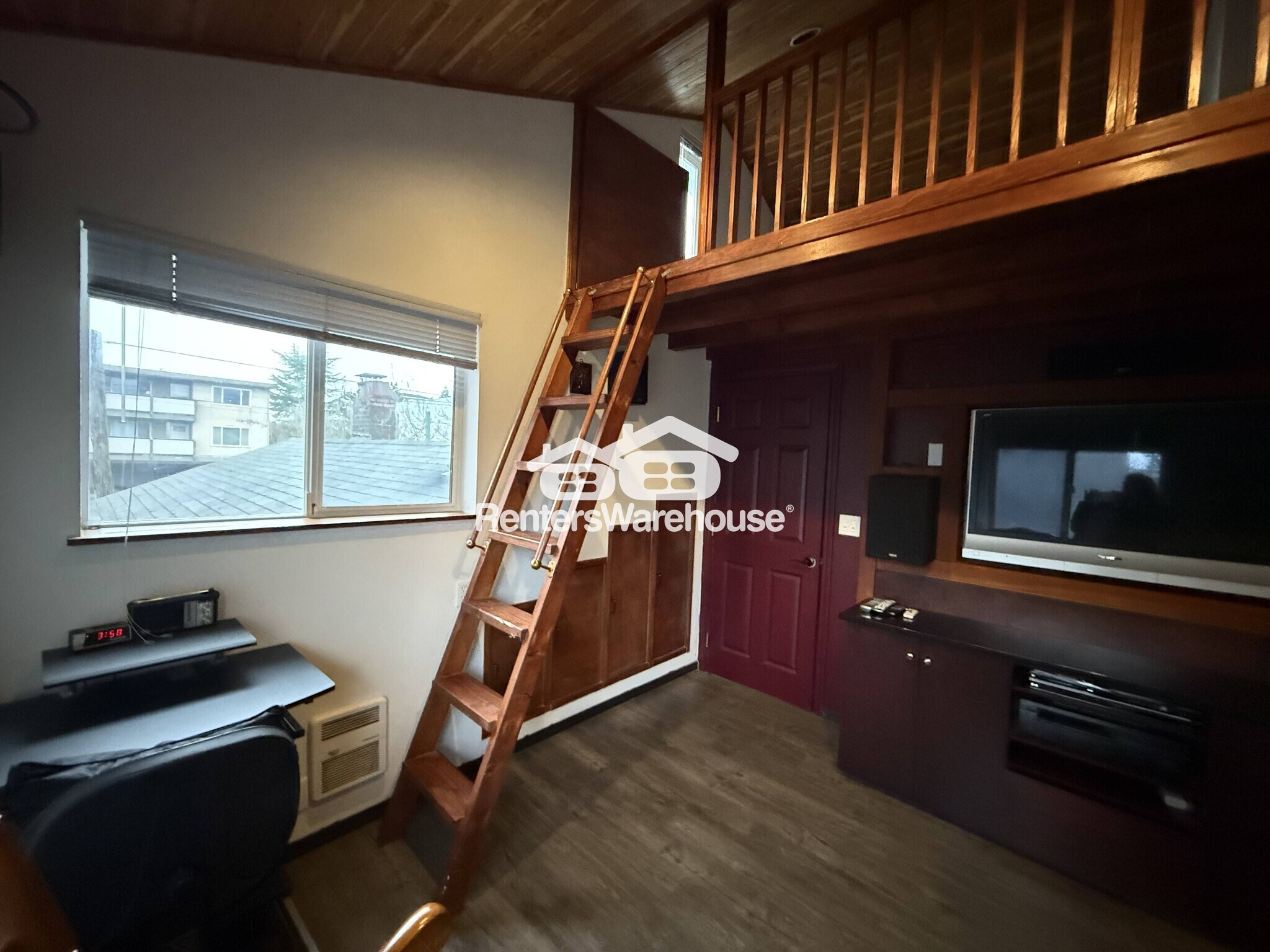 Building Photo - 6514 Phinney Ave N