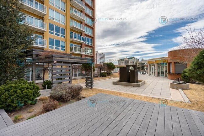 Building Photo - Modern 1 Bedroom 1 Bath Luxury Condo at Th...