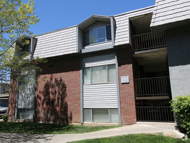 Building Photo - 1710 Hickory Ln