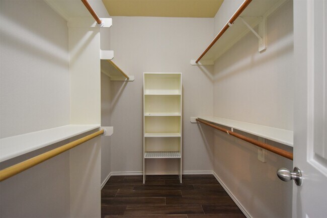 Building Photo - 3615 Bridgebluff Ln