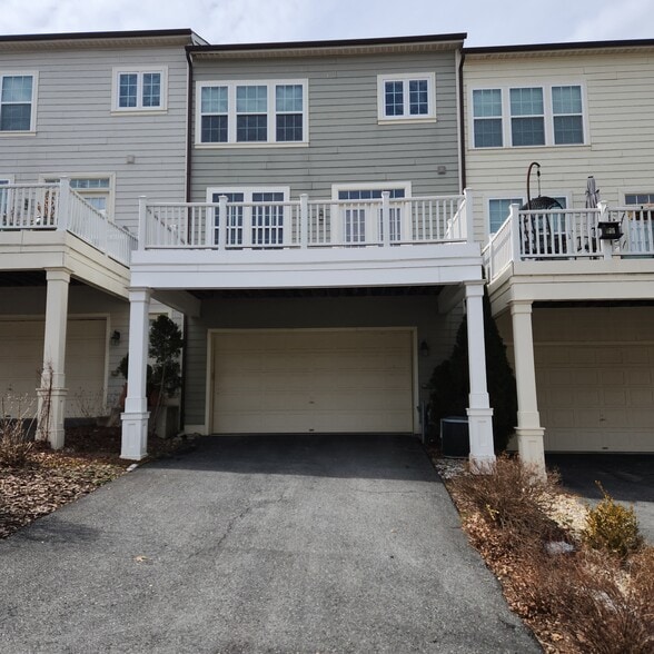 Building Photo - 7732 Water St