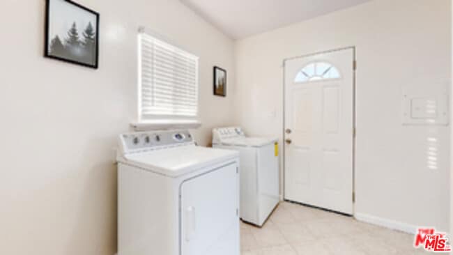 Building Photo - 2059 W 83rd St