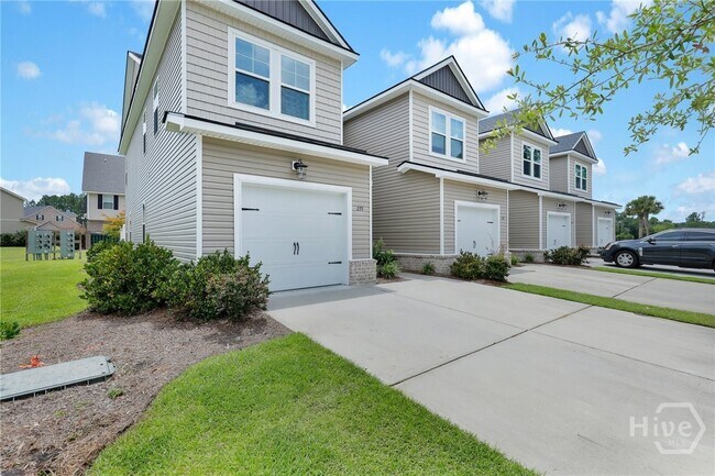 Building Photo - 235 Sonoma Dr