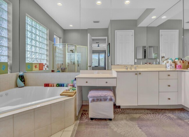 Building Photo - 4193 NW 53rd St