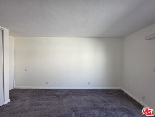 Building Photo - 517 N Francisca Ave