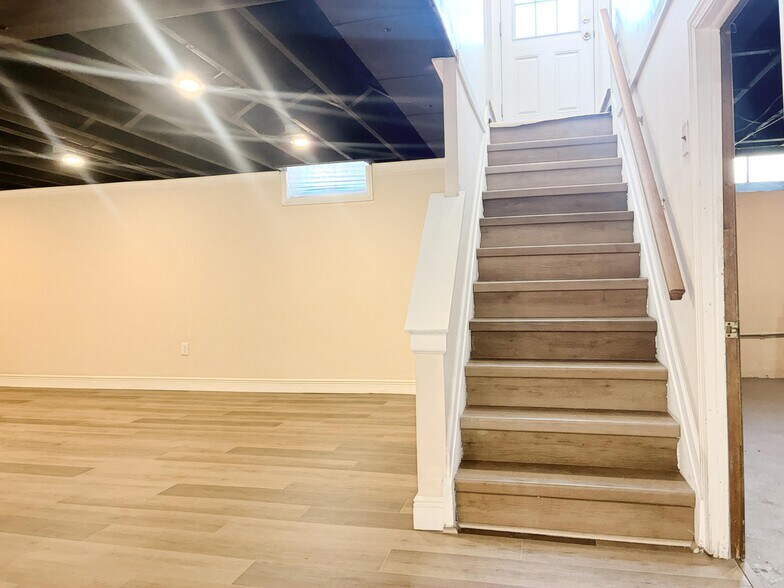 Building Photo - 1655 Hazel St