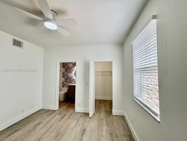 Building Photo - 1498 Barcelona Way