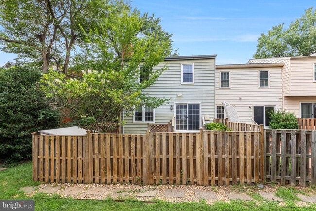 Building Photo - 9911 Finian Ct
