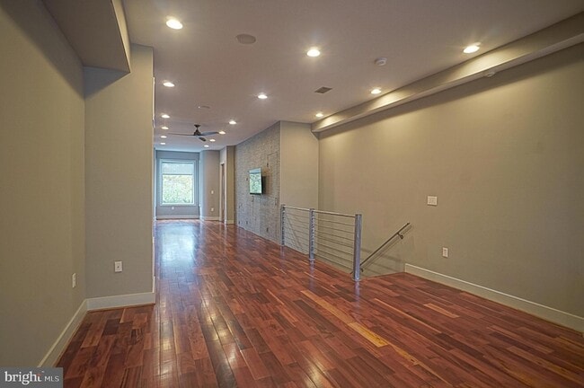 Building Photo - 2419 1st St NW