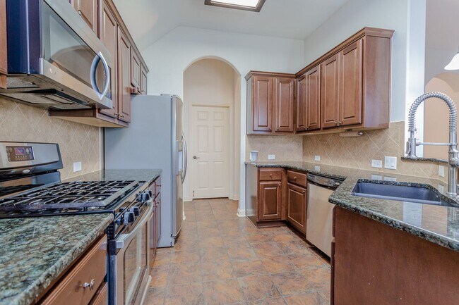 Building Photo - Your Ideal Home Awaits – 4BR, 3BA & More!
