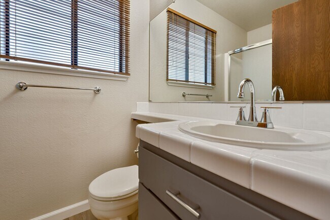 Building Photo - Updated 2 Bed, 2 Bath Duplex with Private Fenced Yard in Rescue!