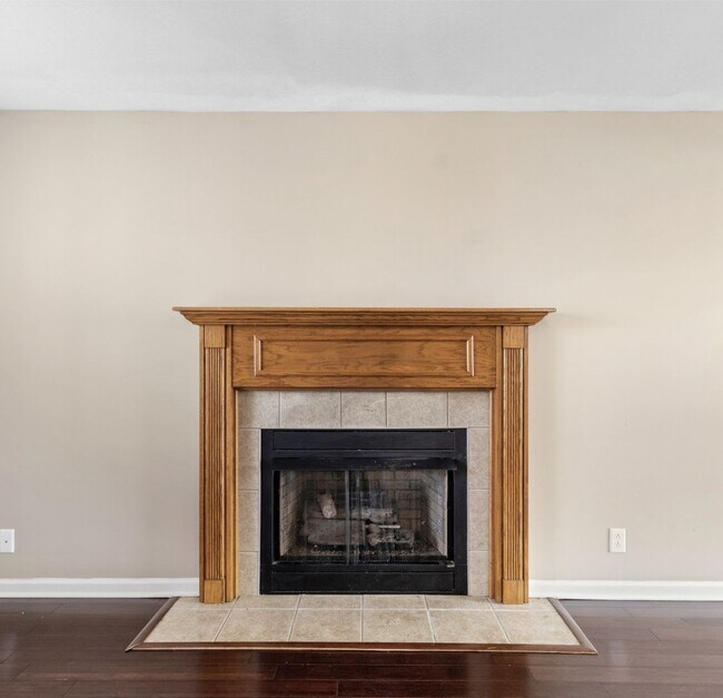 Building Photo - 1566 Autumn Dr