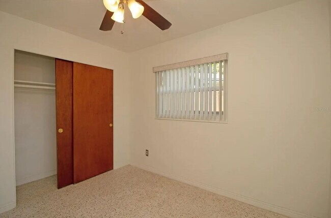 Building Photo - For Rent – Move-In Ready Gem with Modern U...
