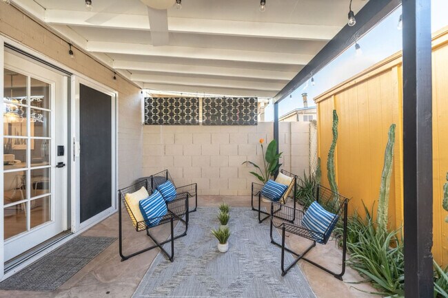 Building Photo - 6957 E Osborn Rd