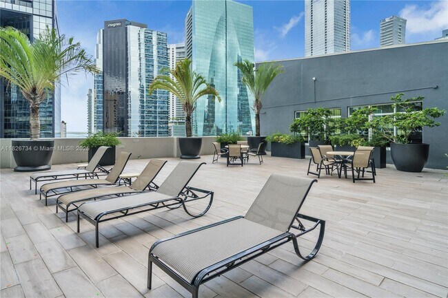 Building Photo - 1250 S Miami Ave