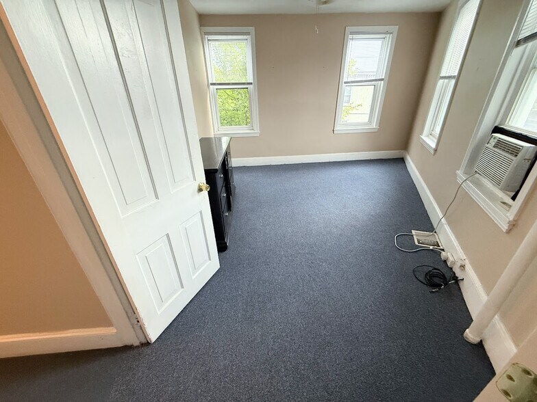 Primary Bedroom - 2432 E Norris St