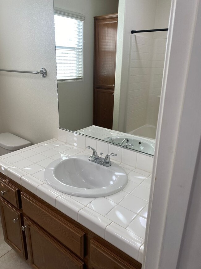 Building Photo - Tulare