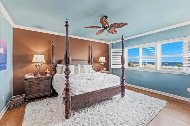 Building Photo - 2650 Lake Shore Dr