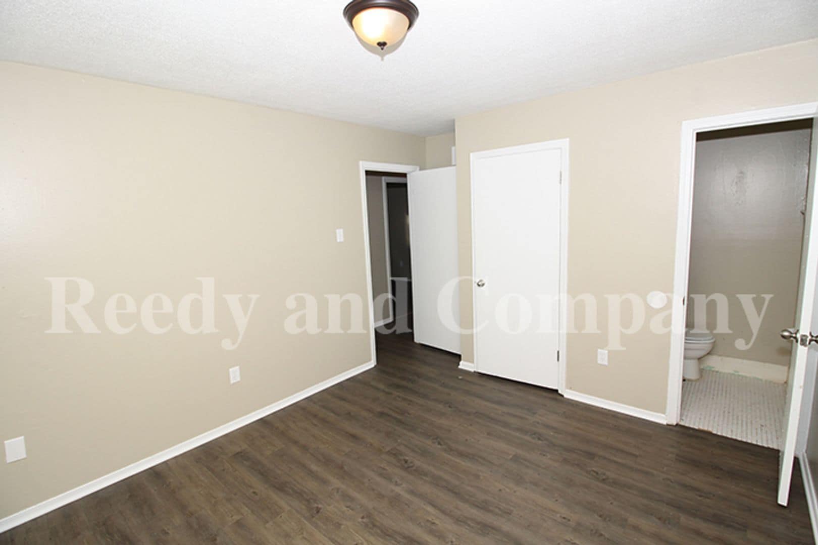 Building Photo - 4557 Spring Valley Dr