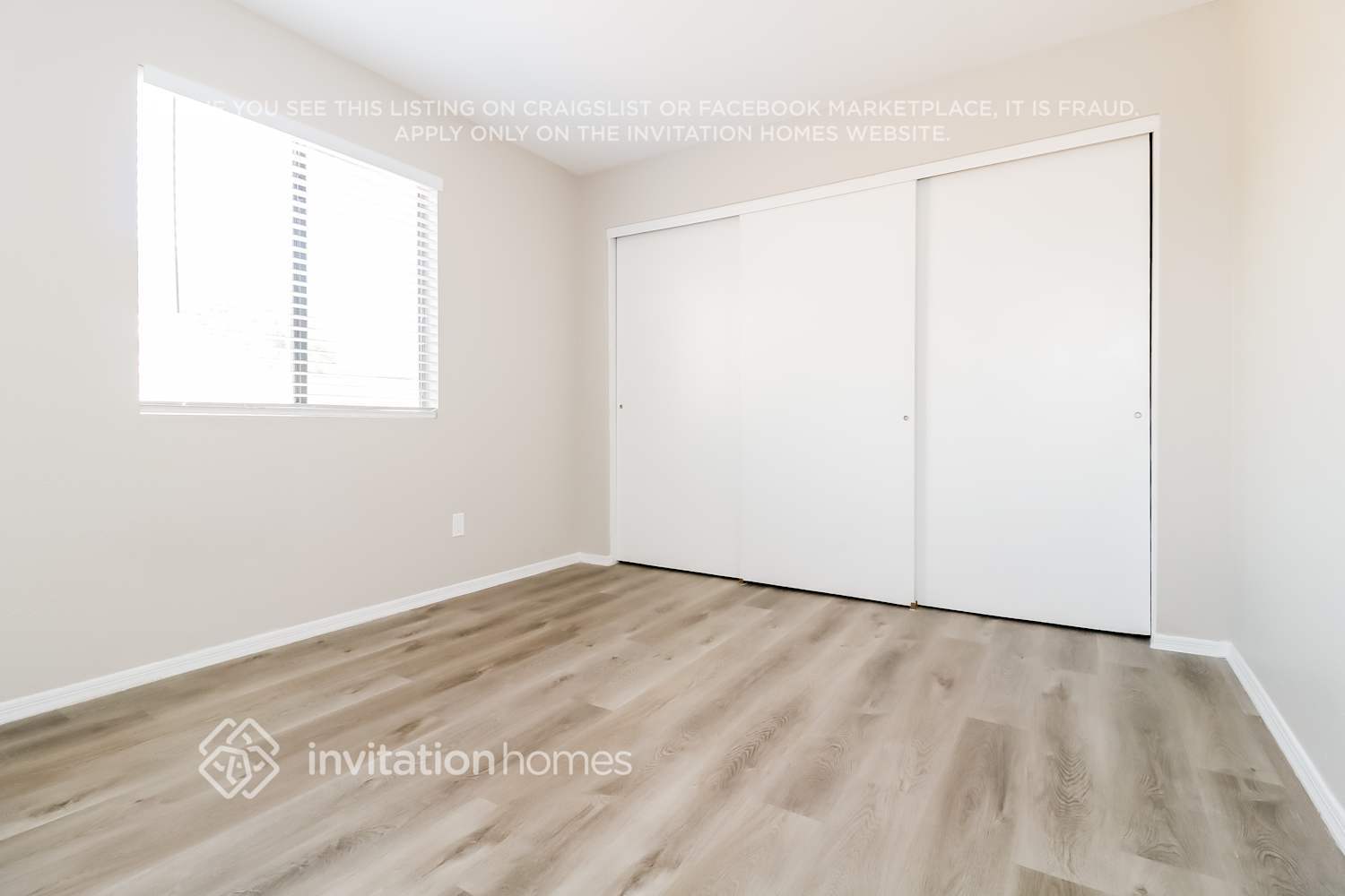 Building Photo - 8010 W Sierra Vista Dr