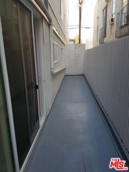 Building Photo - 827 2nd St