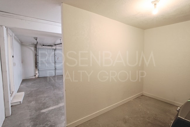 Building Photo - Charming 2-bedrooms, 1-bath home in the he...