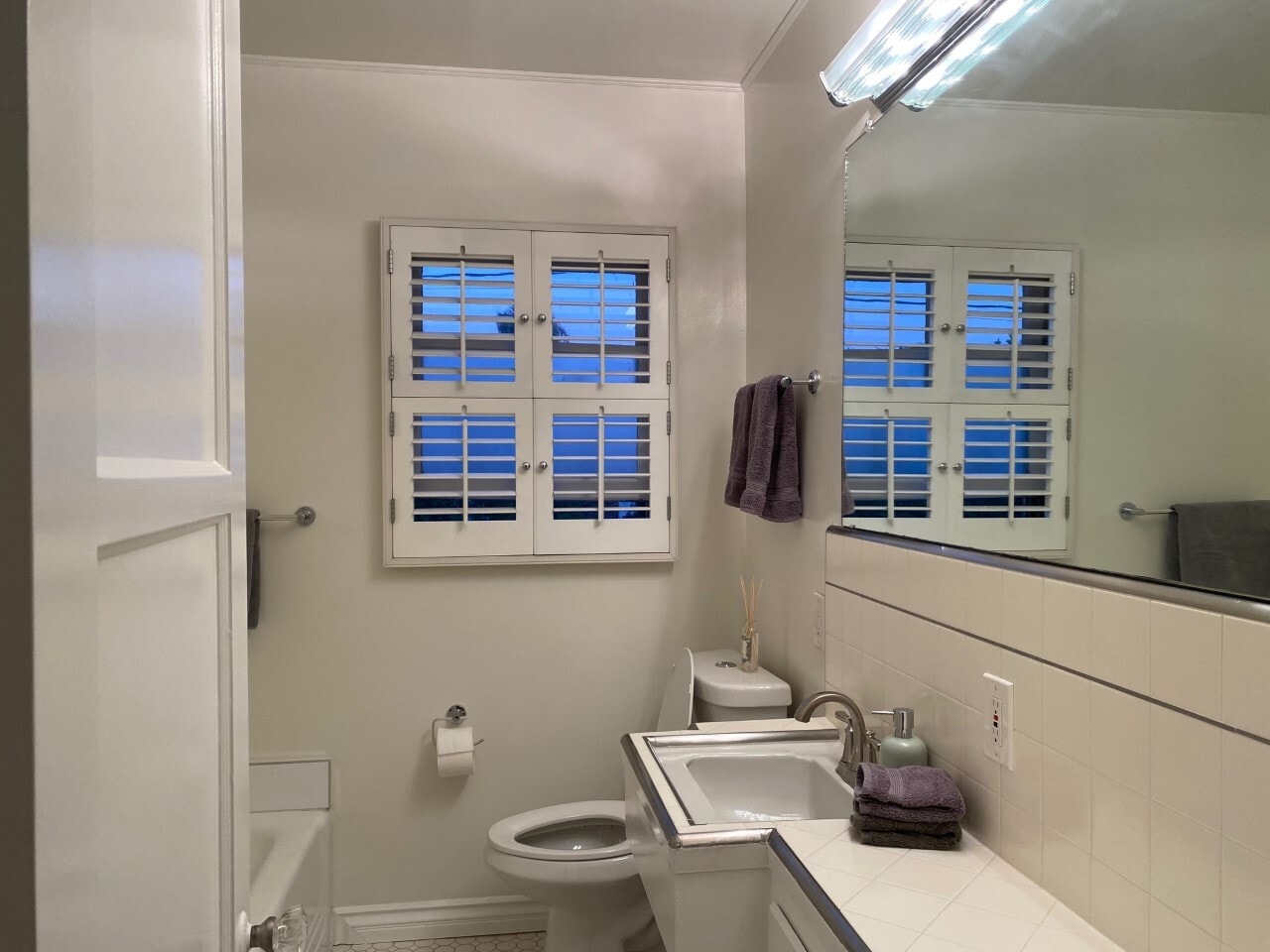 Bathroom - 1286 Devon Ave
