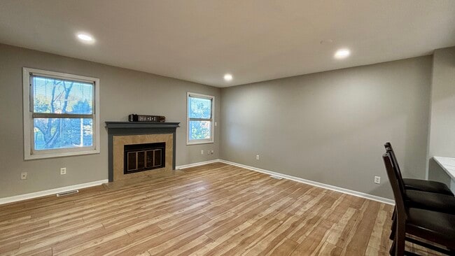 Building Photo - 6086 S Bay Dr