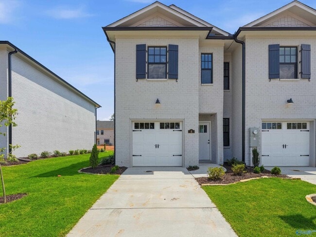 Building Photo - 6 Whispering Oak Dr SW